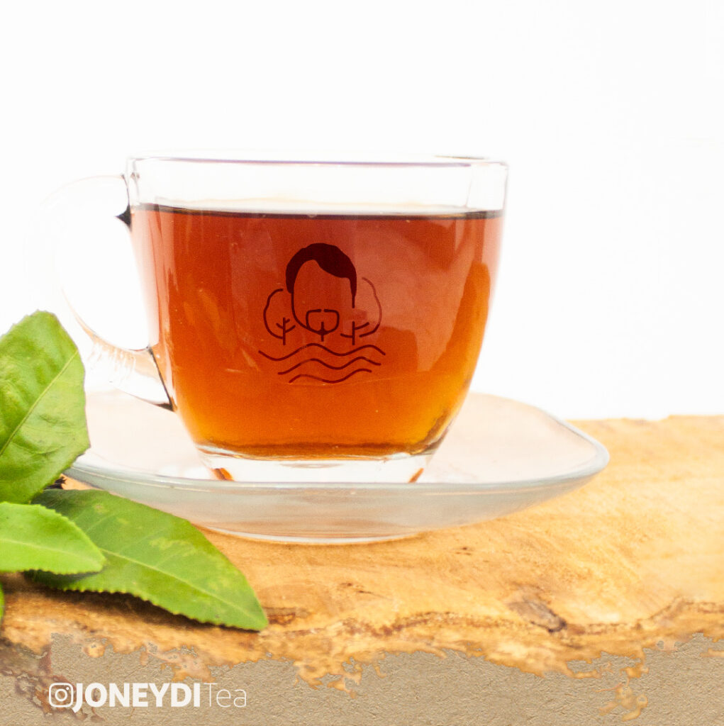 مقایسه چای طبیعی با چای صنعتی ، کدام انتخاب سالم‌تری است؟